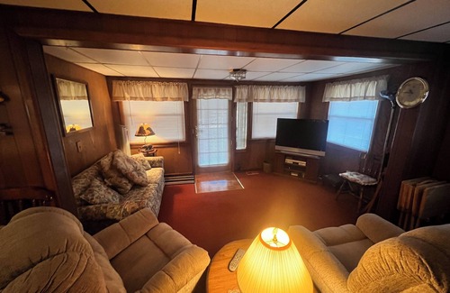 Edwards House | Lovely home on a quiet lake front property with easy access to the Lake.