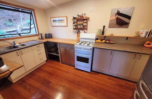Kawau Island House | Lovely home on island paradise (School holiday and labour weekend special on now