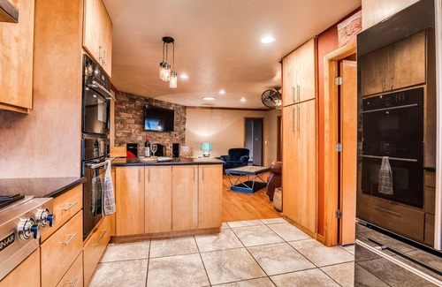 Wilemans Belle Isle House | Lovely home with back yard & deck near Penn Square Mall Dog Friendly!