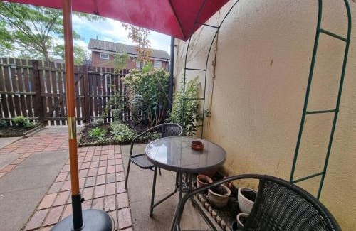 East Walworth Apartment | Lovely House with garden