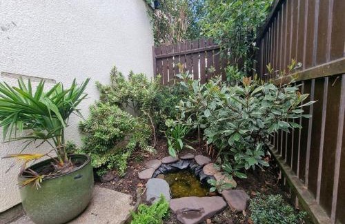 East Walworth Apartment | Lovely House with garden