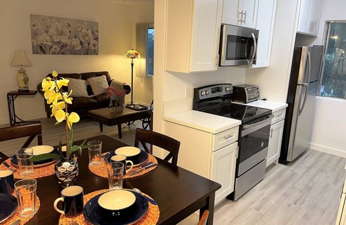 Sawtelle Apartment | Lovely, huge remodeled 1bd in West LA-SMC,UCLA,SM Beach