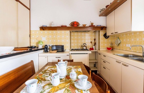 San Bartolomeo al Mare Apartment | Lovely apartment for 6 people with WIFI, A/C, balcony and pets allowed