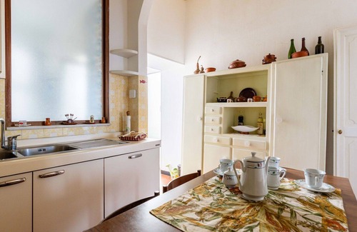 San Bartolomeo al Mare Apartment | Lovely apartment for 6 people with WIFI, A/C, balcony and pets allowed