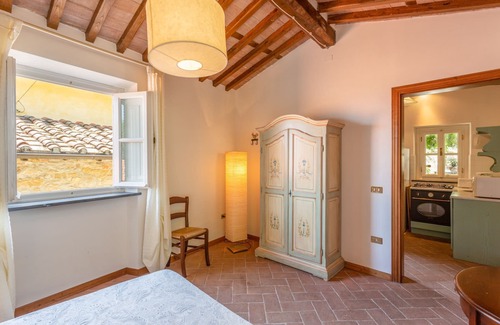 Gugliano Villa | Lovely apartment in villa with pool, WIFI, TV, patio and pets allowed, close to Lucca