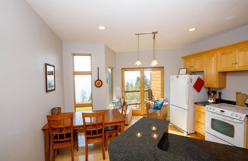 Tofte House | Lovely Lake Superior Waterfront Townhome, North Shore of MN.