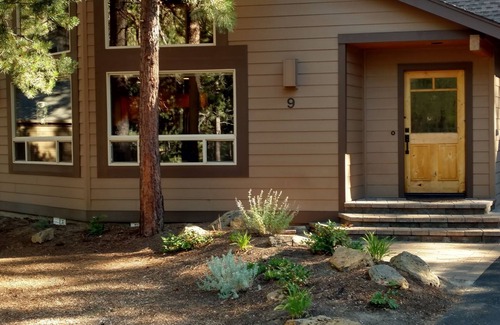 Sunriver House | Lovely, light, bright home in the woods! SHARC passes included! Hot tub!