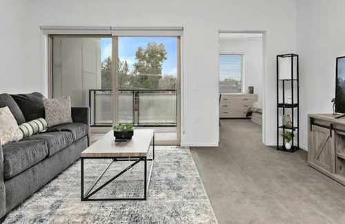 Veterans Park House | Lovely location downtown Boise with mountain view!