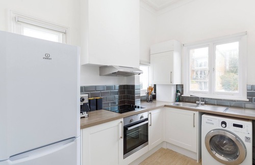 Hove Apartment | Lovely, modern & spacious 1-bed flat central Hove