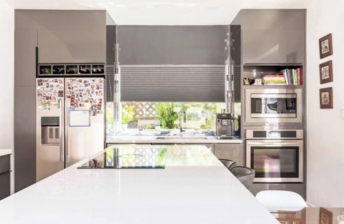 Longfellow House | Lovely & Modern 2 bedroom Home with Hot Tub & Gym