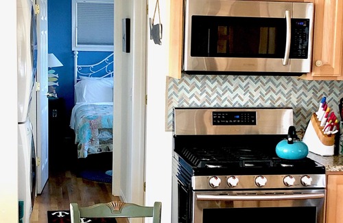 North Truro House | Lovely Oceanview 2 Bed 2 Bath with sleeper sofa, outdoor shower & rooftop deck!