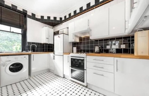 Turnham Green Apartment | Lovely one Bedroom Flat in the Heart of Chiswick