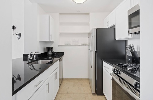 Brooklyn Heights Apartment | Lovely One Bedroom in Classic Brooklyn Heights
