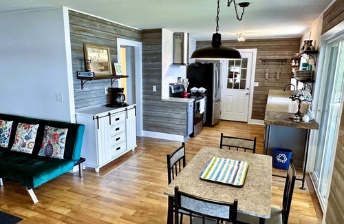 Macon House | Lovely, peaceful LAKE-front house with beautiful view and sunsets!