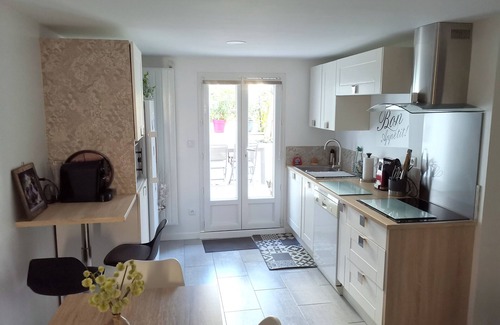 Rosny-sous-Bois Apartment | Lovely, quiet two-bedroom apartment with garden between Paris and Eurodisney