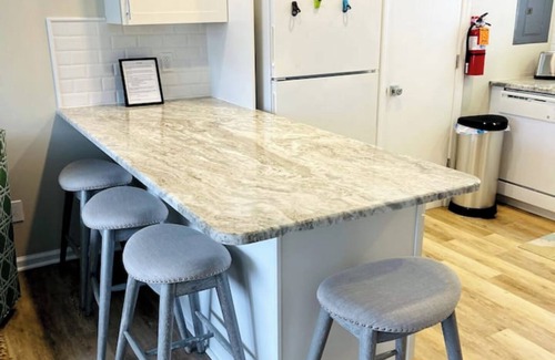 Stone Harbor House | Lovely Rear 2 BR Cottage!~ Pets Considered - POOL