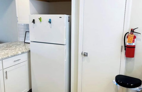 Stone Harbor House | Lovely Rear 2 BR Cottage!~ Pets Considered - POOL