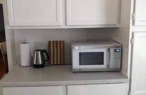 Albany House | Lovely renovated, 2-bedroom home with free parking