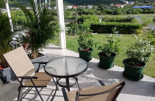 Grand Case House | Lovely room in a nice villa with a big garden, close to Friars bay beach