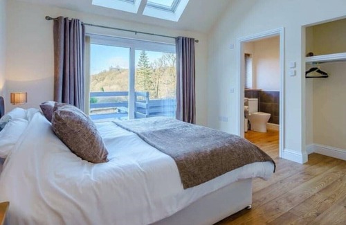 Duror Cottage | Lovely scenic new cottage close to Glencoe