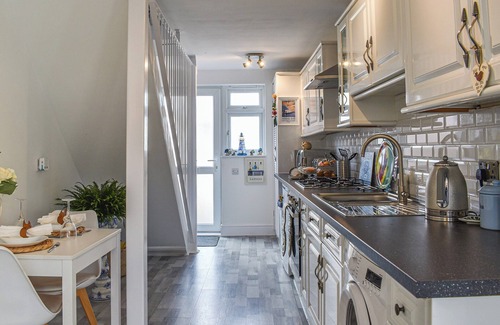 Herne Bay Cottage | Lovely semi-detached, one bedroomed house, 50 yards from beach.