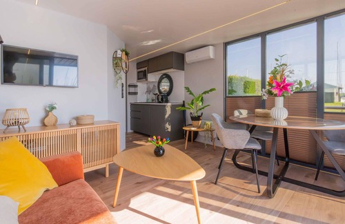 Wolphaartsdijk Boat Rental | Lovely ship in Wolphaartsdijk