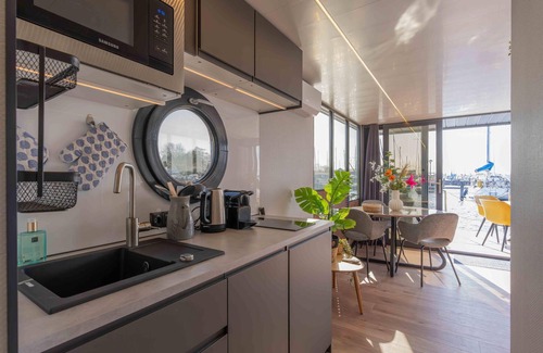 Wolphaartsdijk Boat Rental | Lovely ship in Wolphaartsdijk