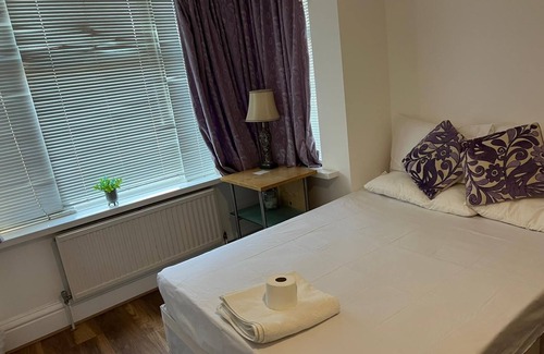 Stonebridge Apartment | Lovely Studio Flat in London