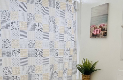 Gardena Apartment | Lovely studio in the heart of gardena..