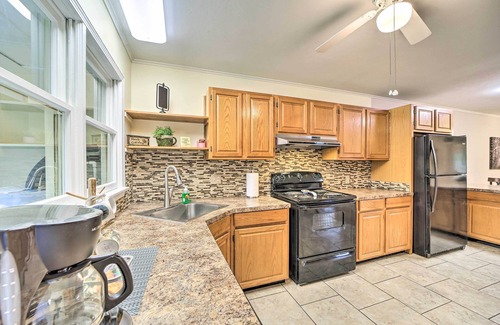 Florence Park House | Lovely Tulsa Home: Steps to Park, 5 Mi to Downtown