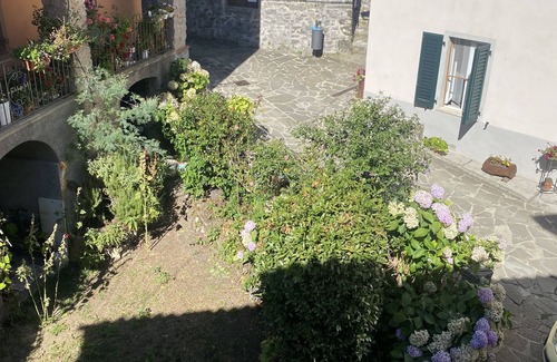 Molazzana House | Lovely Tuscan Mountain Retreat - Enjoy Italian Village Life!