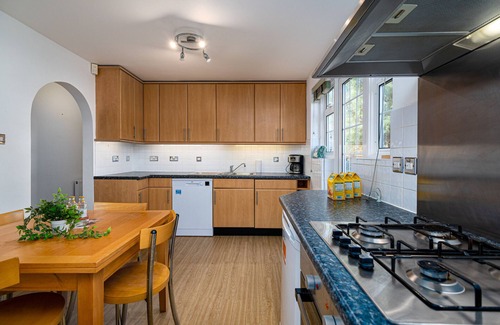 Blackheath Apartment | Lovely Two Bedroom Apartment in South East London!