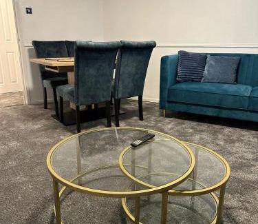 Thamesmead Apartment | Lovely Two Bedroom Flat