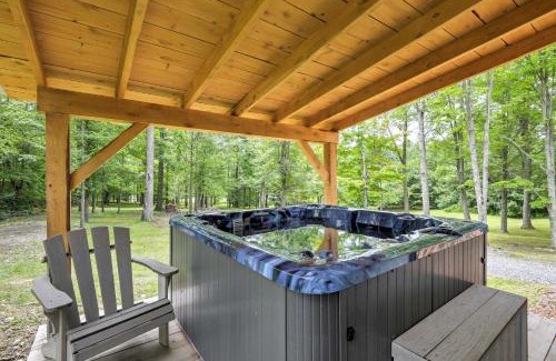 Ulster House | Lovely Ulster Cabin with Hot Tub, Fire Pit and 3 Ponds