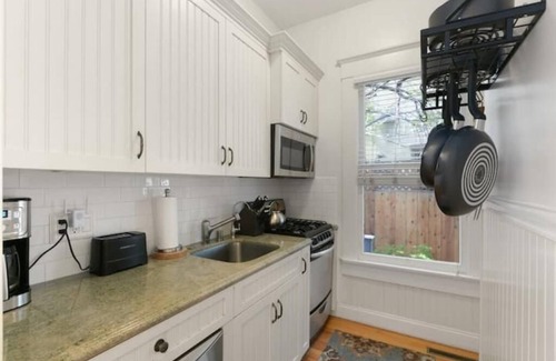 Hillcrest House | Lovely Victorian Home in the Heart of San Diego