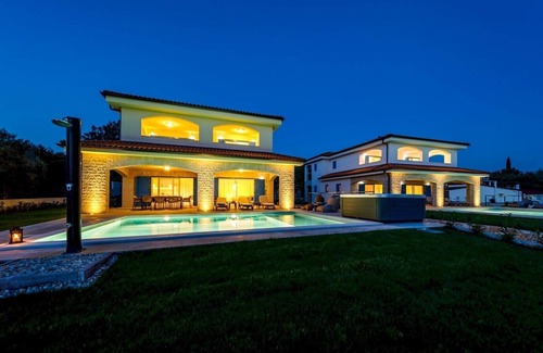 Malinska-Dubasnica Villa | Lovely Villa Loma 1* with a view and an outdoor pool on Krk