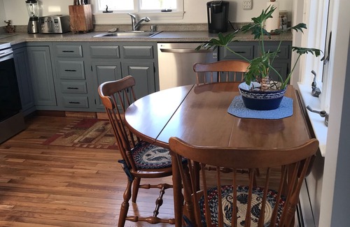 South Dartmouth House | Lovely waterfront home located on Little River Estuary