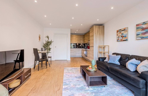 Park Royal Apartment | Lovely Welcoming 1BR Apt near Wembley stadium