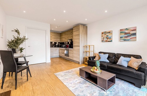 Park Royal Apartment | Lovely Welcoming 1BR Apt near Wembley stadium