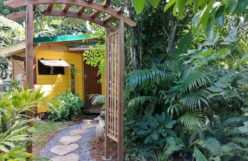 Pointe-Noire Cottage | Lover's nest in the heart of a rich tropical garden