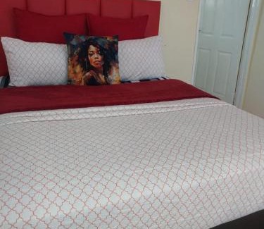 Kareeberg House | Lover's Way Guest House In Mafikeng