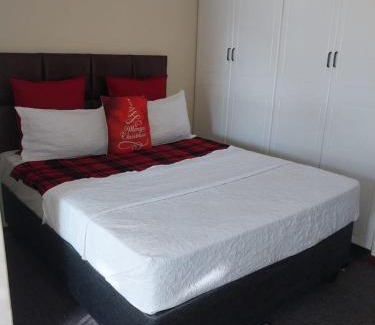 Kareeberg House | Lover's Way Guest House In Mafikeng