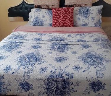 Kareeberg House | Lover's Way Guest House In Mafikeng