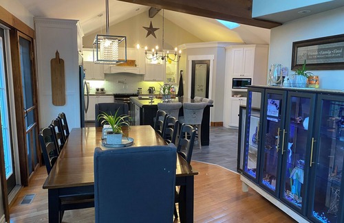 King's Point House | Lovers Lane Retreat.nLocated in Beautiful Kings Point with hot tub and pool