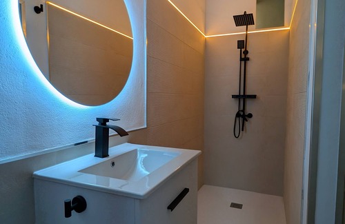 Valverde Apartment | Low Capital With Terrace and Private Parking