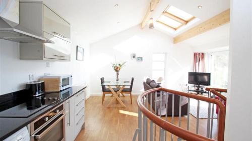 Crynant House | Low Kiln Bank, Slade