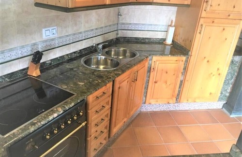 Raxo Cabin | low silver cabin with fireplace far from the bulilcio but close to everything