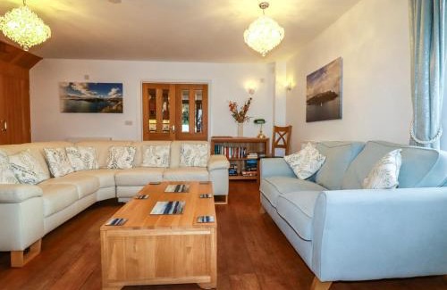 Polruan House | Lowarth Chi