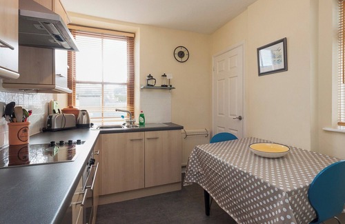 Dartmouth Cottage | Lower Street 10 Flat 3