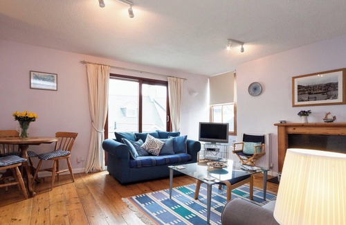 Dartmouth Cottage | Lower Street 10 Flat 3